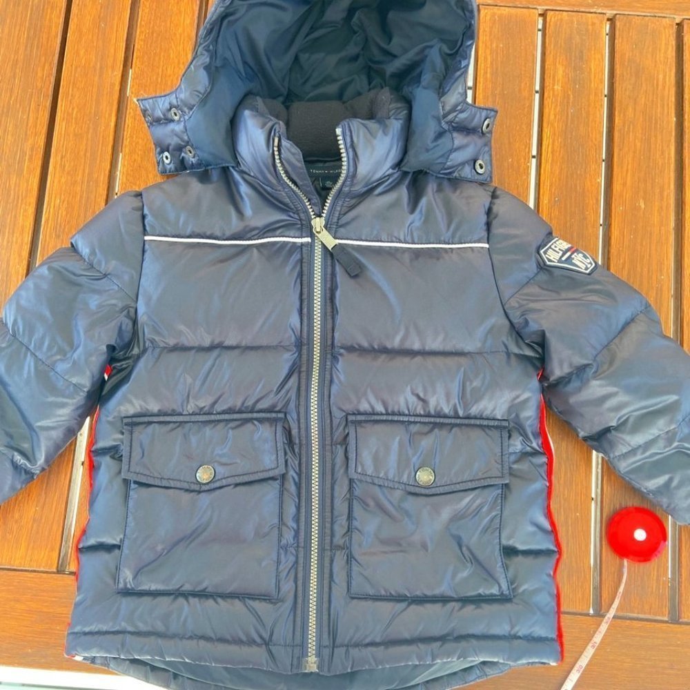 Tommy Hilfiger Boy's Puffy Winter Jacket with Hood in Size XS (4/5) EUC